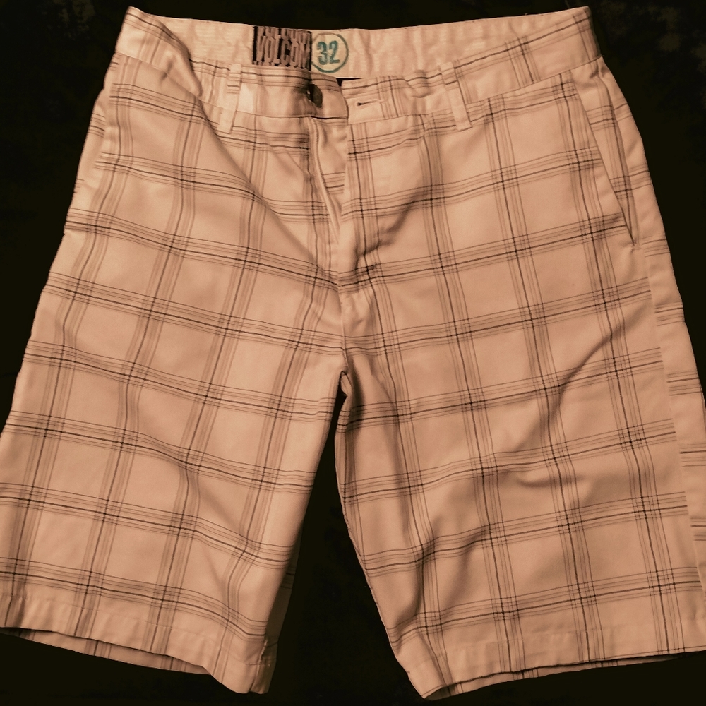Volcom Size 32 Shorts